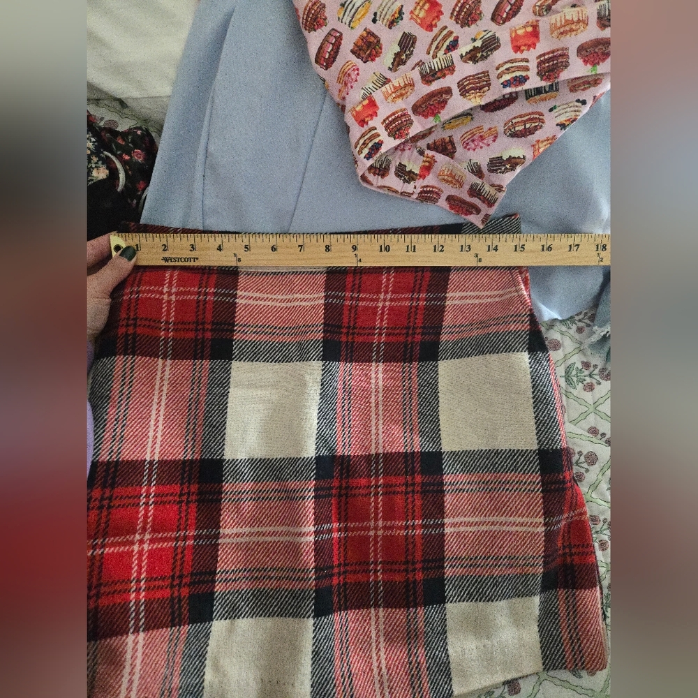 Abercrombie & Fitch Black Red Tan Plaid Tweed Mini Skirt Womens Size Medium - Picture 6 of 6